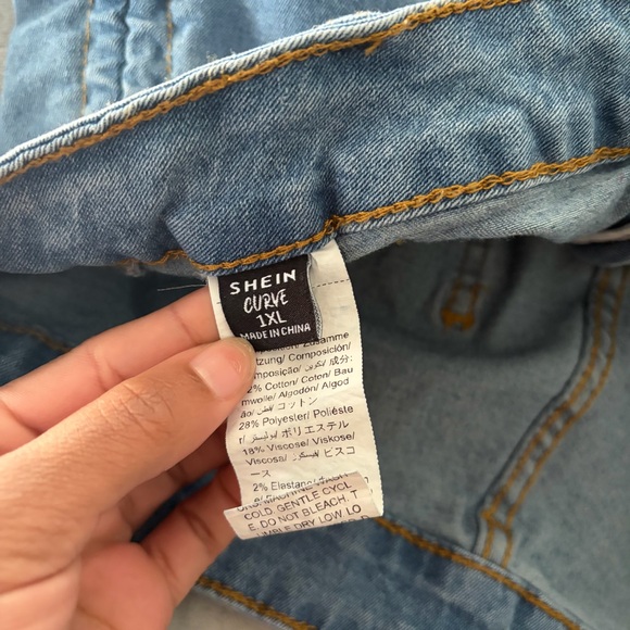 SHEIN Ruched Side Blue Jean Shorts - Picture 7 of 7